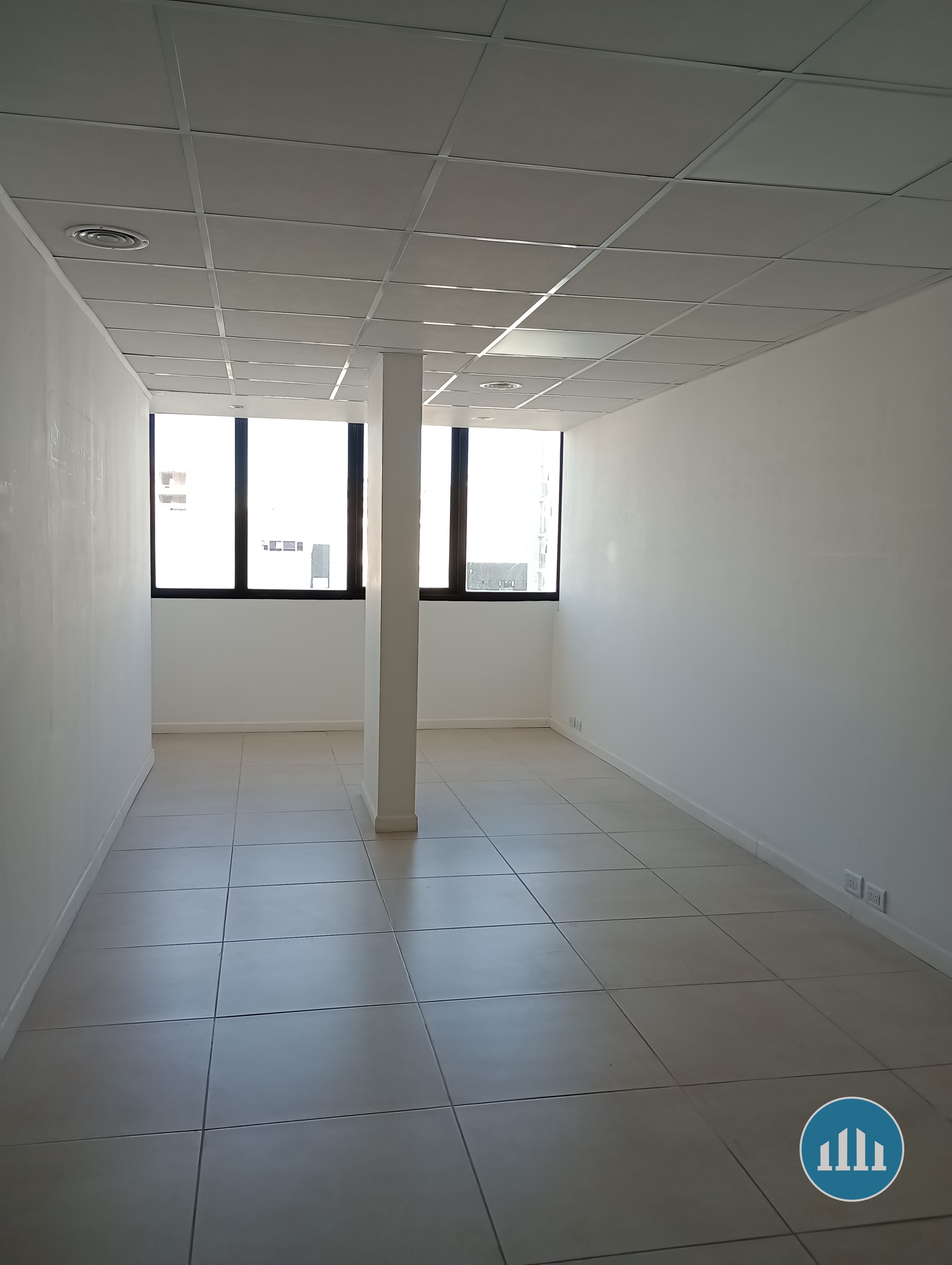 Oficina de 49 m² al frente - España al 2100