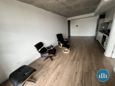 Departamento de 2 ambientes al frente con cochera y baulera - Chauvin