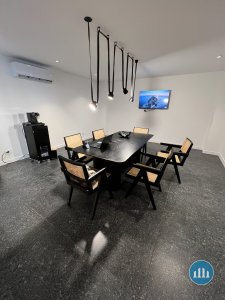 Departamento de 2 ambientes al frente con cochera y baulera - Chauvin