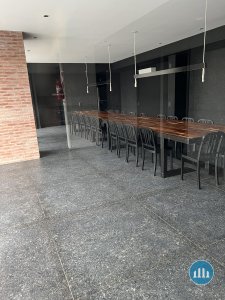 Departamento de 2 ambientes al frente con cochera y baulera - Chauvin