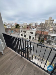 Departamento de 2 ambientes al frente con cochera y baulera - Chauvin