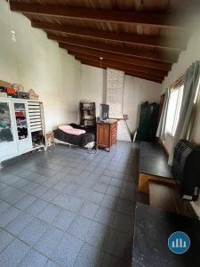 Casa con parque en Chauvin. Doble frente e ingreso. 456m²