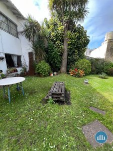 Casa con parque en Chauvin. Doble frente e ingreso. 456m²