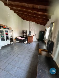Casa con parque en Chauvin. Doble frente e ingreso. 456m²