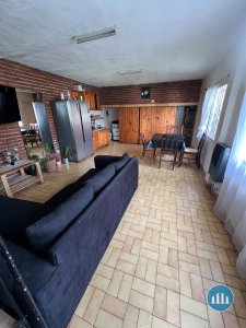 Casa con parque en Chauvin. Doble frente e ingreso. 456m²