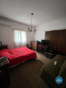 Casa con parque en Chauvin. Doble frente e ingreso. 456m²