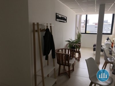 Oficina de 49 m² al frente - España al 2100