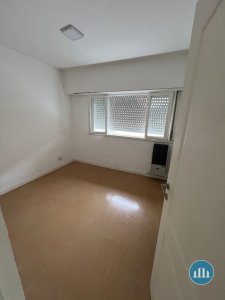 Departamento 3 ambientes con patio interno propio y baulera