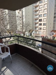 Alquiler 24 meses - 2 ambientes al frente - Av. Independencia 1200