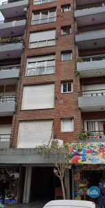Departamento de 2 ambientes, contrafrente, céntrico